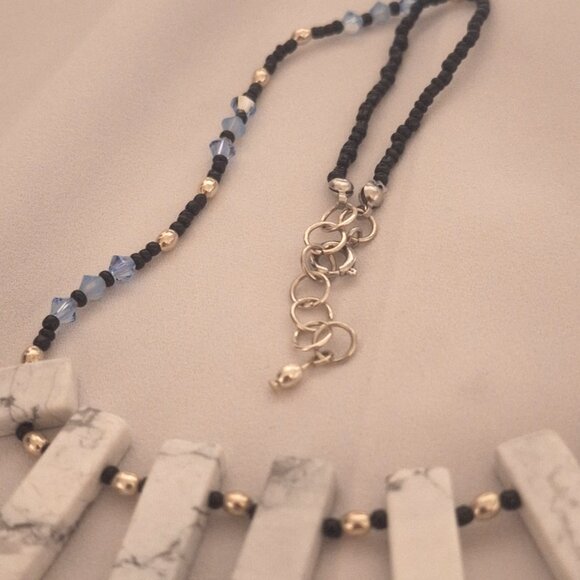 Artisan Beaded White Howlite Spikes Blue Crystal Necklace - Picture 3 of 4